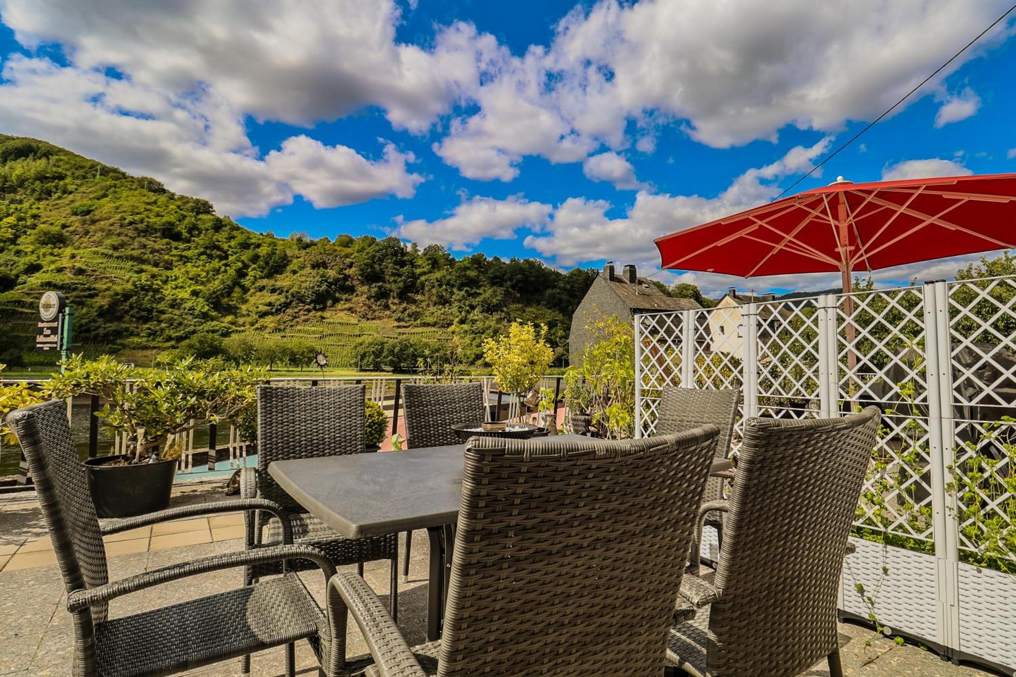 Exklusive Moselidylle: Fewo Mit Traumhaftem Staustufenblick, Netflix, Terrasse Neef Exterior foto